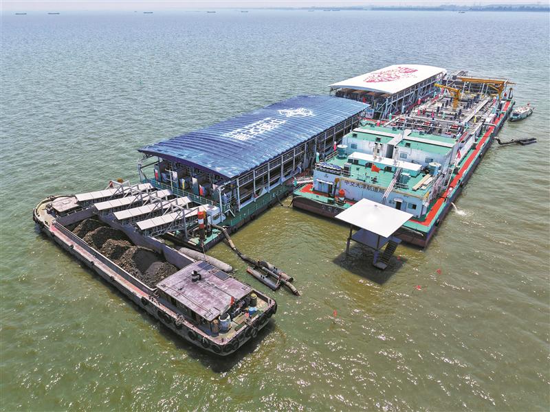 余水回流、淤泥再用……媒體人聚焦“太湖之光”