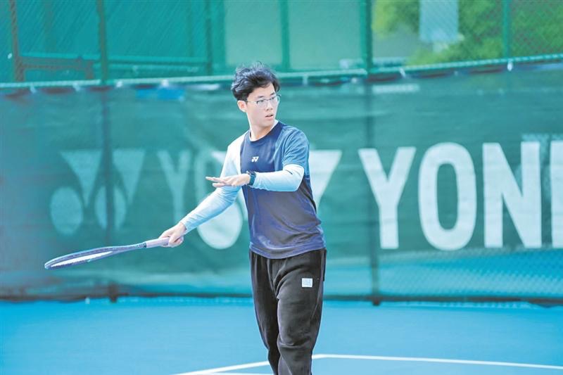 盯球1小時(shí)眼睛不敢眨 網(wǎng)球賽場(chǎng)有一批“隱形守護(hù)者”