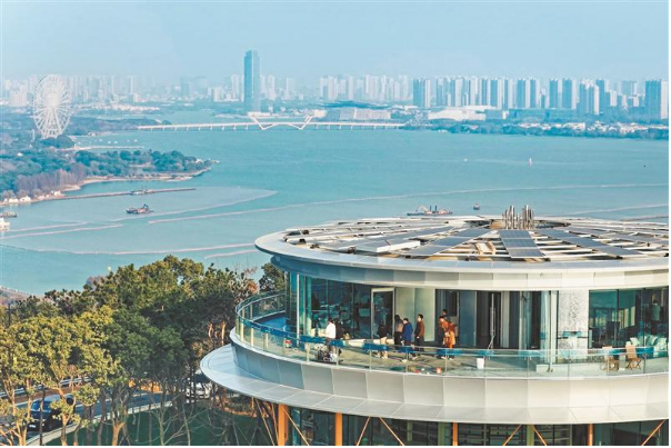 一山觀兩湖 業態煥潮顏